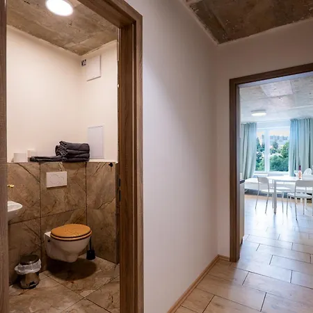 Apartman Brand New #17 Near Center With Free Street Parking *